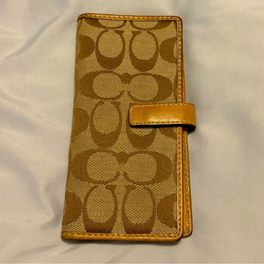 Coach Classic Signature Skinny Wallet